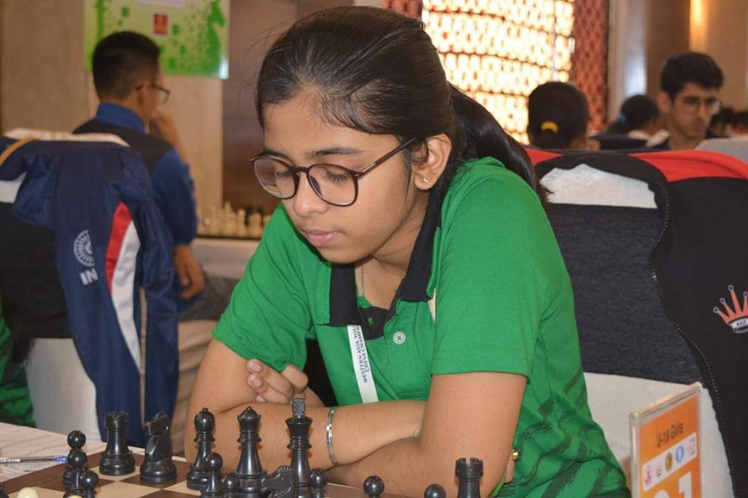 ChessbaseIndia's tweet photo. Top seed Vantika Agrawal makes a strong comeback and wrests sole lead in the under-20 girls category of the ongoing Western Asian Youth and Junior Championships.
Details: https://t.co/lhf3k1SuzL
Photo: Gopakumar Sudhakaran
#chess #ChessBaseIndia #westernasian #NewDelhi https://t.co/8pqFpSI6GG
