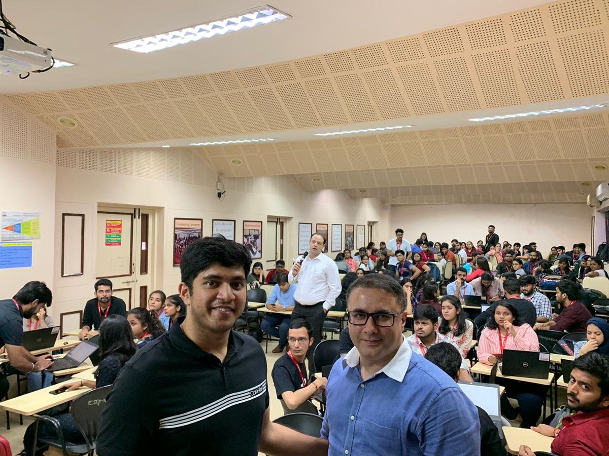 IESMCRC's tweet photo. At #IESMCRC over nine #Finance Professionals who are #Who’s #Who landed on 6th Floor Of Vishwakarna MD Lotlikar “Sankul” for a #Mockstock with over 150+ #students! Tonnes of thanks to CII Yi Mumbai! Session went on for 10800 seconds with over #fivetrading sessions https://t.co/LLpbl3fNPE