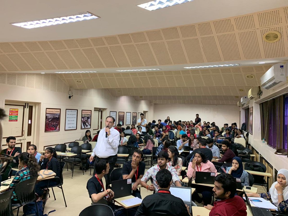 IESMCRC's tweet photo. At #IESMCRC over nine #Finance Professionals who are #Who’s #Who landed on 6th Floor Of Vishwakarna MD Lotlikar “Sankul” for a #Mockstock with over 150+ #students! Tonnes of thanks to CII Yi Mumbai! Session went on for 10800 seconds with over #fivetrading sessions https://t.co/LLpbl3fNPE