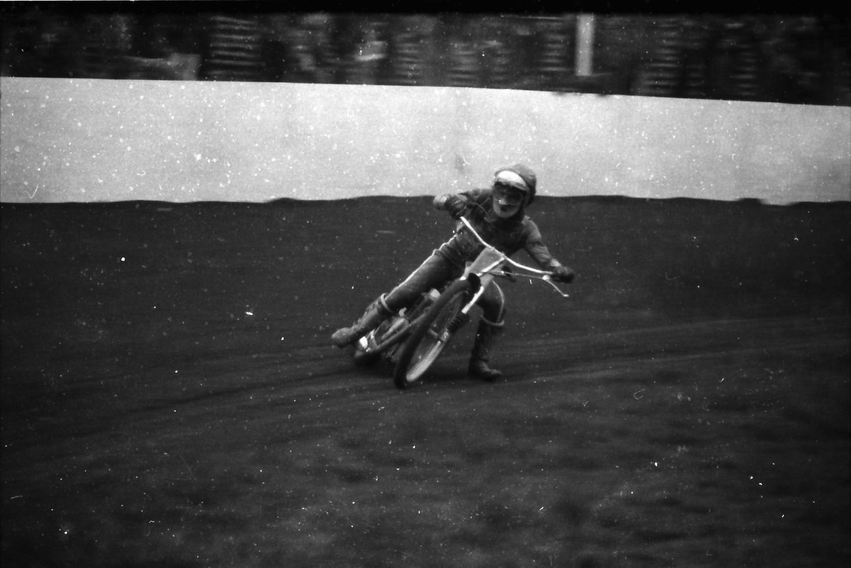 mikebradio's tweet photo. Some more #Scottish #speedway nostalgia and a few pics from Love Street paisley. Ivan Mauger was in town for some exhibition races but who are the other riders?
@UprightSpeedway @Speedway_Photos @retrospeedway
#classicspeedway #uprightspeedway https://t.co/01JdOLeuPA