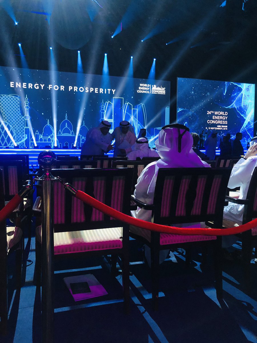 Mariel_JOL's tweet photo. Tan entusiasmada porque esto empiece ya 🇦🇪 @WECFELs @WECongress https://t.co/8L9i5Vu6LJ