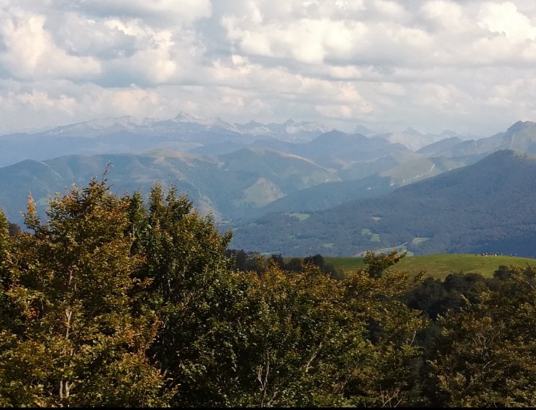 Biscornic's tweet photo. Séquence déconnexion ce we 🚵♂️👍
#HATE !
#HALTZA #pyrenees
#Burdincurucheta
#Iraty #ispeguy
@Paysbasquenet
@CyclingLodge
@JadorePyrenees https://t.co/xNS30x8rd4