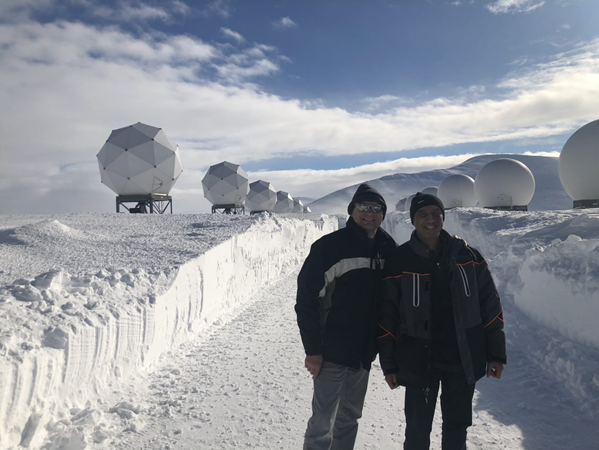 EutelsatGroup's tweet photo. OneWeb is already active in #Norway and #Alaska, where our ground antennas will be fully operational by January 2020 to serve the #Arctic region. Here’s a pic of two members of the #OneWebTeam visiting one of our Arctic satellite network portal sites. https://t.co/NxxOa3L02p