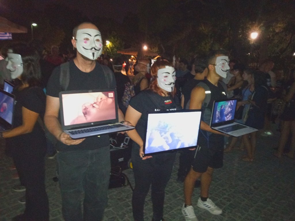 GRZeitung's tweet photo. Der Kampf für jene ohne Stimme: „#CubeofTruth“ in #Athen
7. September im #Thission. Ein #Samstagabend in einer sehr lebendigen #Fußgängerzone. Ich steige aus der #Metro aus und treffe mich mit Gleichgesinnten.
https://t.co/1nXWzSyRHm
#vegan #veganism #AnimalRights #Activism #GR https://t.co/BWp5IkSTd0