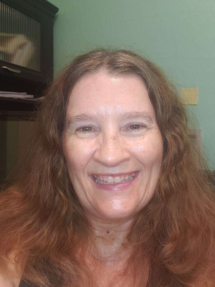BarbJon81008979's tweet photo. I DID IT!!! 14 day No Makeup Challenge last day! #makeupfreewithcelavive #celaviveSelfie https://t.co/v3r2Ck08lD