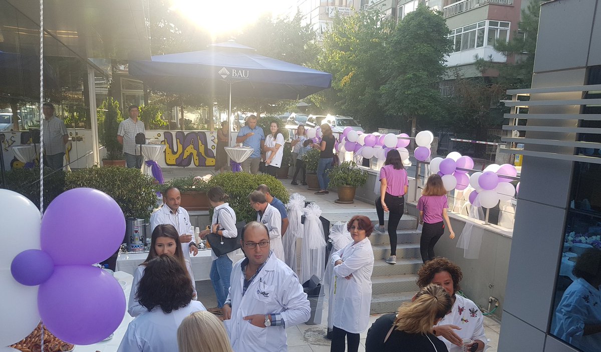 Yeni dönem açılış kokteylimiz öğrenci, veli ve öğretmenlerimizin yoğun katılımı ile devam ediyor.
#eğitimdeuğur <a href="/nevzatkulaber/">Nevzat Kulaberoğlu</a> <a href="/nilcicek/">Nil Çiçek Uykutan</a> <a href="/adilkurt9/">Adil Kurt</a> <a href="/barisszgn/">Barış SEZGİN</a>  <a href="/UgurOkullari/">Uğur Okulları</a>