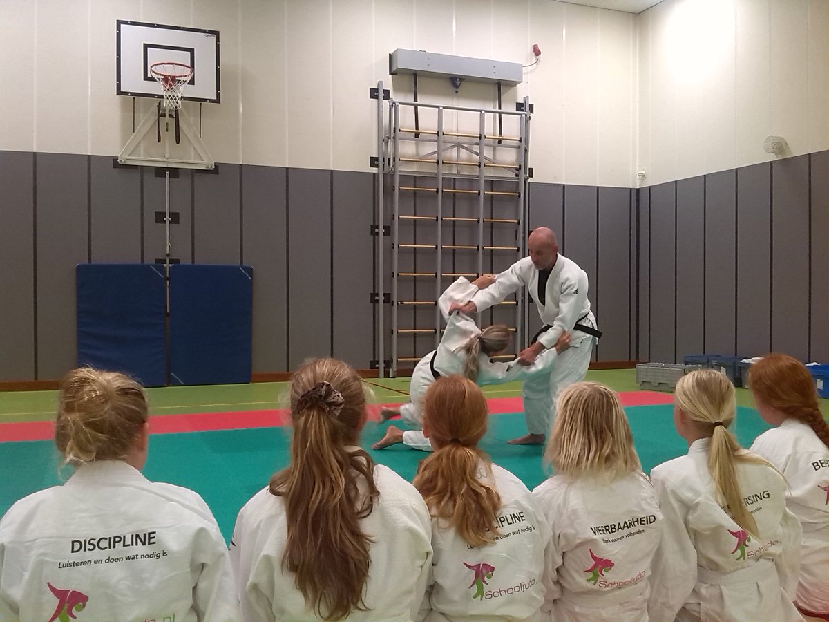Schooljudo is vandaag beginnen. Het gaat deze periode over vertrouwen, in jezelf en in elkaar.
