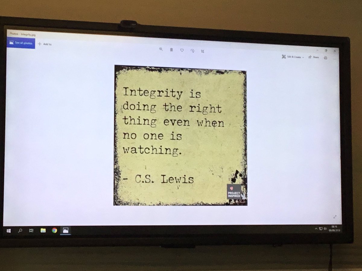 d_khpa's tweet photo. Staff are beginning to congregate in the CPD room - must be Monday briefing! #howtheweekshouldstart #positivevibes #teamwork @KingsHeathPri #starthowyoumeantogoon https://t.co/e5lBuNtlka