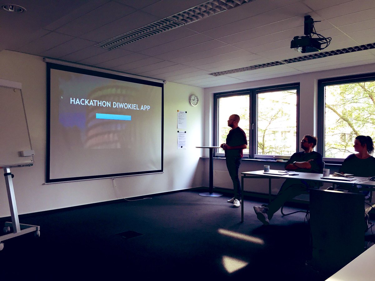 Cluster_DiWiSH's tweet photo. Der heutige #diwokiel19 #App #hackathon - ein klassischer #designsprint: zusammen bei #DiWiSH-Mitglied @ppiMedia machen wir:
#mapping #planning #hacking #testing #designsprint #testio @testIO @diwokiel https://t.co/Ww0gU9tI0E