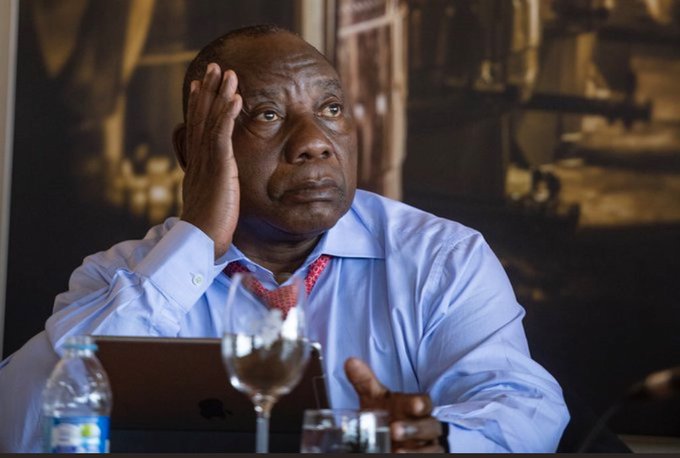 MaSbhene_27462's tweet image. People are angry and frustrated, they are hungry with no hope bcs these politicians always promise us jobs during elections &amp;amp; after elections no action, instead things are getting worse😩😩😩😩😩 #JohannesburgCBD #XenophobicAttacks