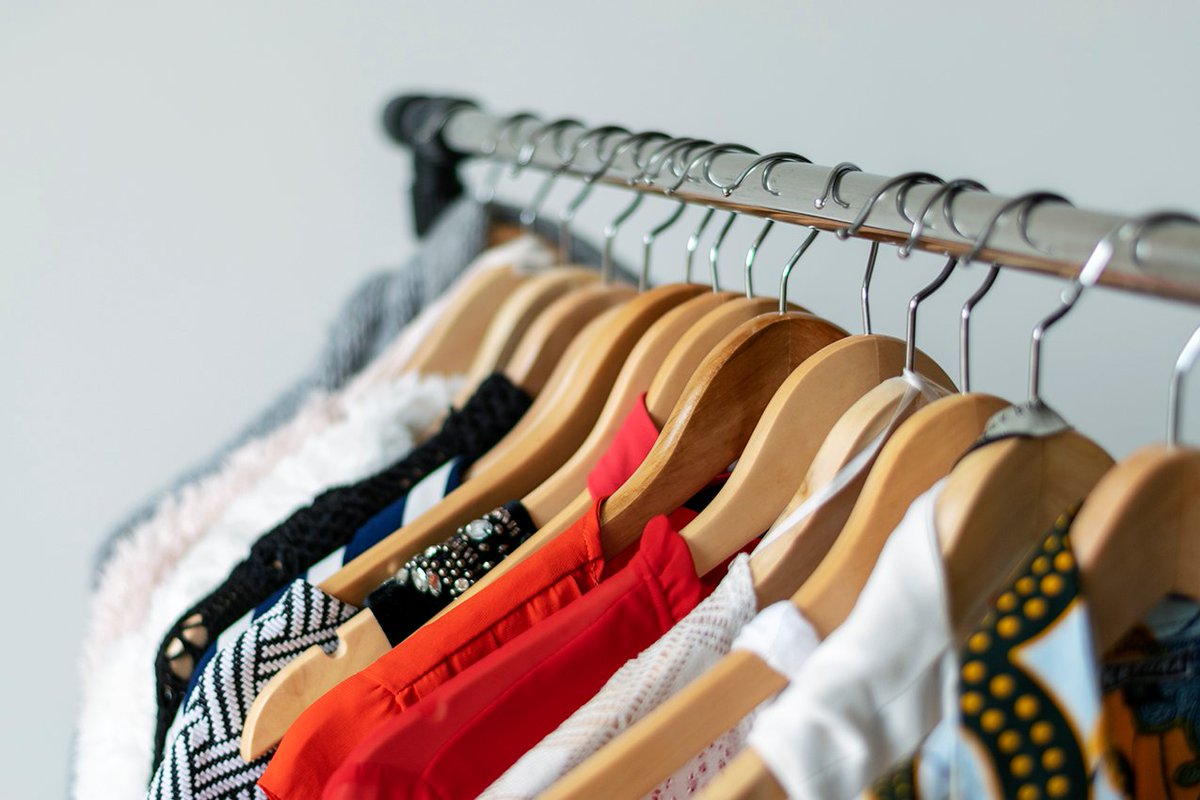 BorrowBrand's tweet photo. A sustainable wardrobe is more than just buying items that are sustainably produced or renting (out) items. It also means taking care of the ones you own to increase their lifespan. Elisa's next blog teaches you about how to take care of your wardrobe: https://t.co/94jECdDRYT https://t.co/pvn1shKy3v