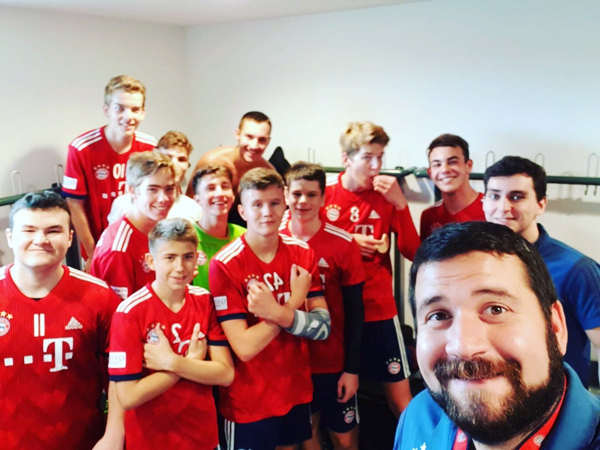 Am Samstag absolvierte die B-Jugend einen gemeinsamen Trainingstag am FCB Campus und bedankt sich bei den Teilnehmern SSV Schrobenhausen, TG Landshut, ETSV Landshut 09, HBC Nürnberg, TSV Aichach und ESV Neuaubing.
#bbazis #latisjungs #fcbcampus #jugendarbeitmussweitergehen