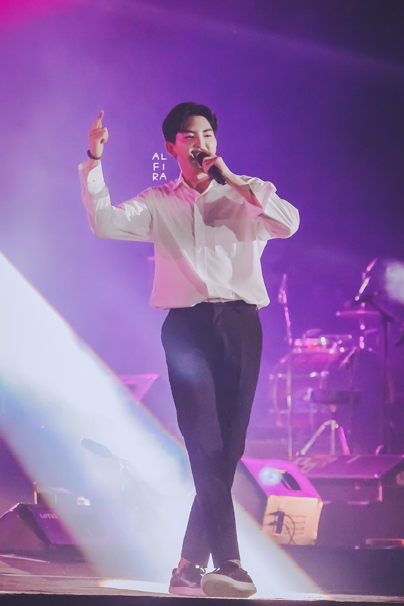 peauchie's tweet photo. 190907 리온파이브 at SIPA #리온파이브 #RionFive #장유성 #Yoosung #SIPA2019 https://t.co/DrvC8OXgFu