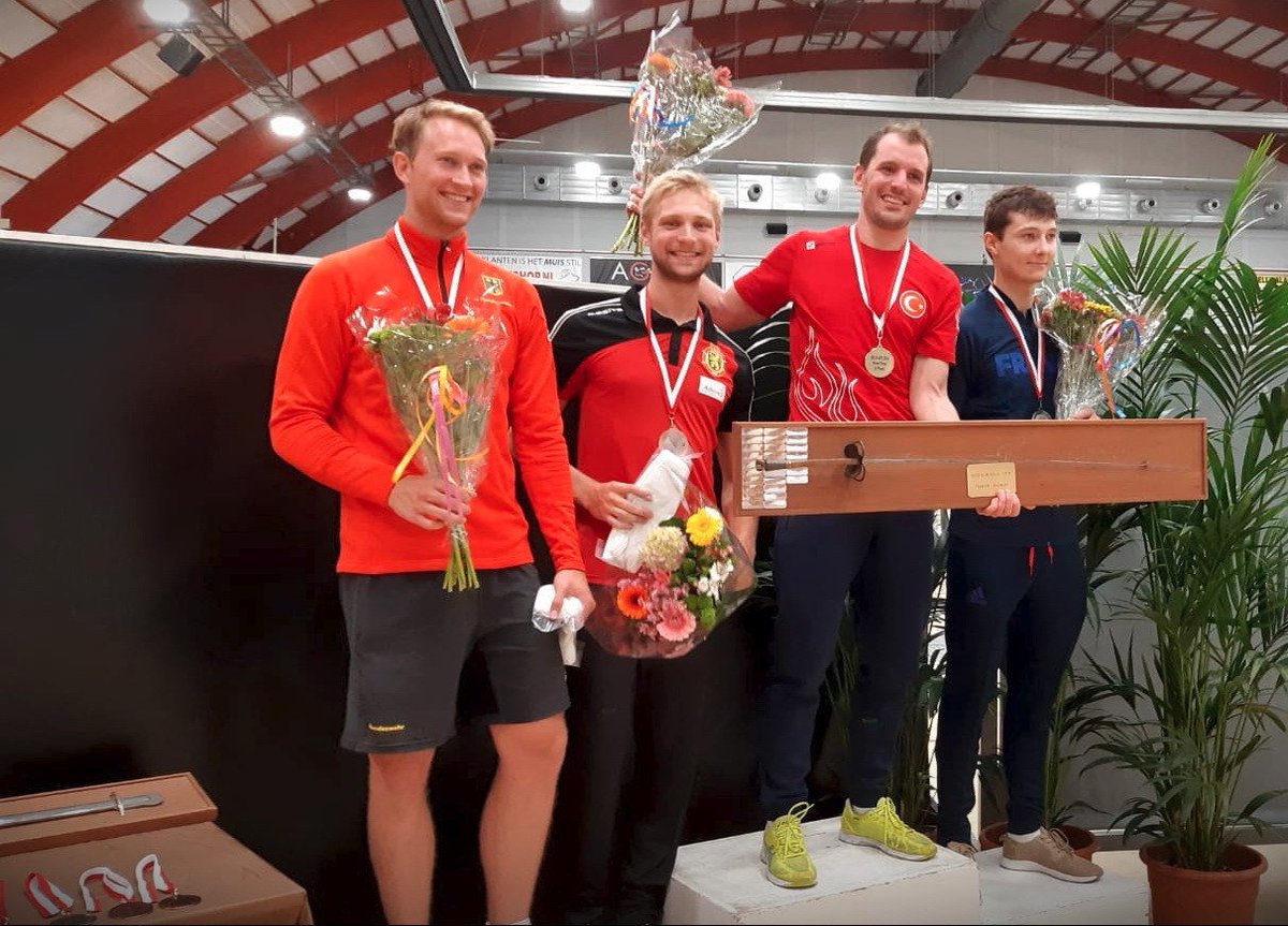 FFCEB's tweet image. Bravo à Stef De Greef pour sa troisième place au FIE Satellite d’Amsterdam! (87 participants) @ADEPS_OFFICIEL #fencing #escrime #fleuret