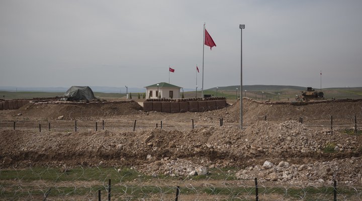 BirGun_Gazetesi's tweet photo. Süleyman Şah türbesine yine yol göründü
https://t.co/phiLPi0xlt https://t.co/xv7716Lt5K