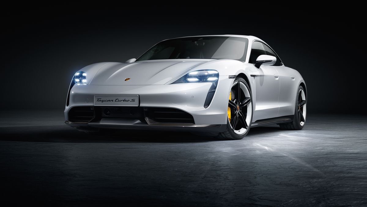 MatthiasLipp's tweet photo. Endlich kommen wir mit der Elektrooffensive Schritt für Schritt an den Start. Aber #porsche #Taycan mit #turbo  oder #turbos Namensgebung klingt mir persönlich zu sehr nach vergangenen Verbrenner-Dekaden und nicht nach 2020+ https://t.co/yKSMXdEucM