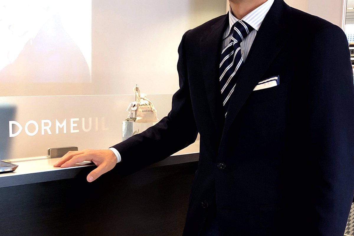 dormeuiljapon's tweet photo. My Dormeuil Coordination 
Fabric: COSMOS
🧶👔🐑 #ootd #dormeuilJapon
#dormeuil #dormeuilaoyama
#bespoke #suits #dorsilkred
#dormeuilshirts #shirts #dormeuiltie #tie #pocketchief #chief #suitstyle #ドーメル #コスモス
場所: ドーメル青山店 https://t.co/corgNHWzGC