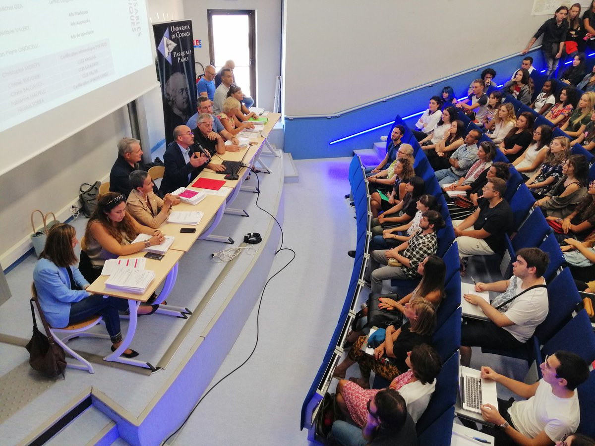 FLLASHS's tweet photo. Les étudiants de la Faculté des lettres, langues, sciences humaines et sociales @FLLASHS de l'@UnivCorse effectuent leur rentrée. Bona rientrata à i studienti, à i prufessori, à u persunale amministativu. #StudiàHèLibertà #FLLASHS #UnivCorsica https://t.co/YtwHPXS2U6