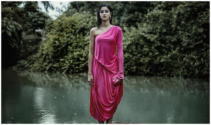 hblnewscom's tweet photo. Ananya Panday Rocks The Wet And Wild Look And THIS Picture From Rainy Photoshoot is Proof! - Ananya Panday's soaking wet look in exotic backdrop sets the Internet on fire, picture goes viral

The surprise showers in different parts of the country have   https://t.co/Sfq8NNFjiB https://t.co/nQHgzcfRC7