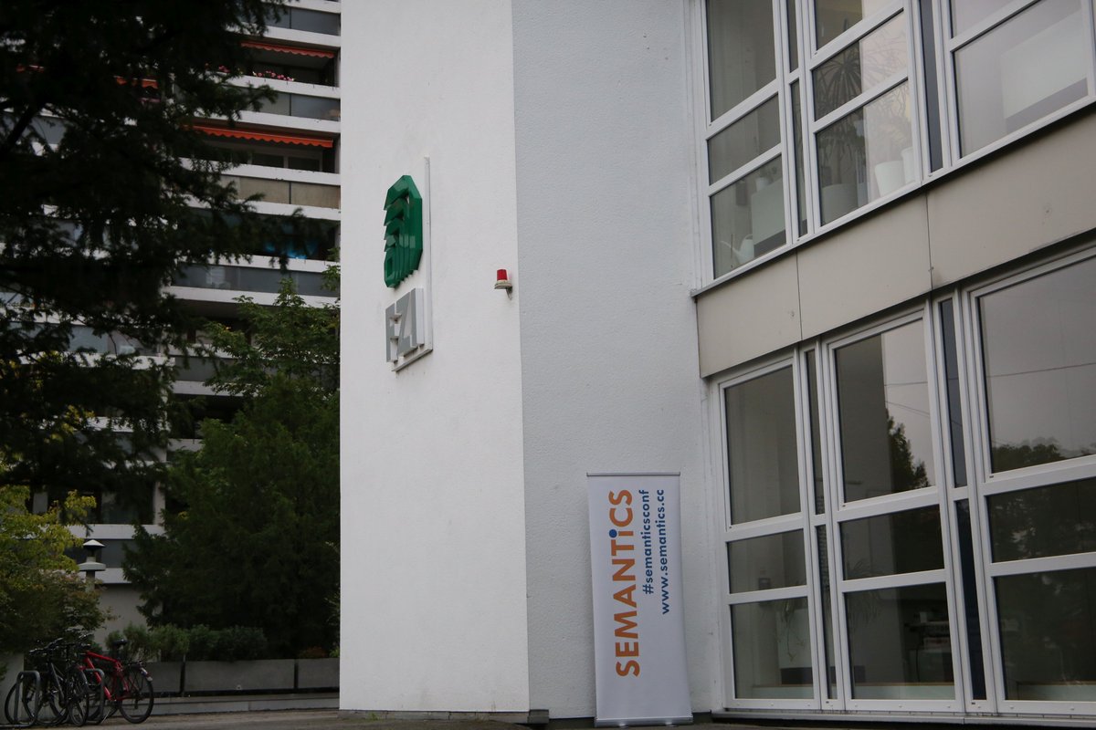 FZI_official's tweet image. Erster Tag der #semantics2019 in den Räumlichkeiten des @FZI_official. #KnowledgeGraphs #ArtificialIntelligence #SemanticWeb #LinkedData #Karlsruhe #MeetUp