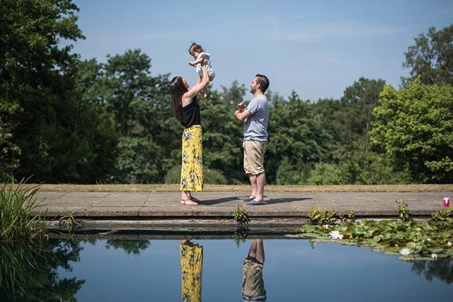 Remember the teeny tiny newborn a few squares back? This was her, mum and dad on our 1 year shoot!
.
.
.
#familyshoot #familyphotography #londonfamilyphotographer #londonfamilyshoot #love #familyfun #essexfamilyshoot #essexfamilyphotos #essexfamilyphotog… ift.tt/2HWRej3
