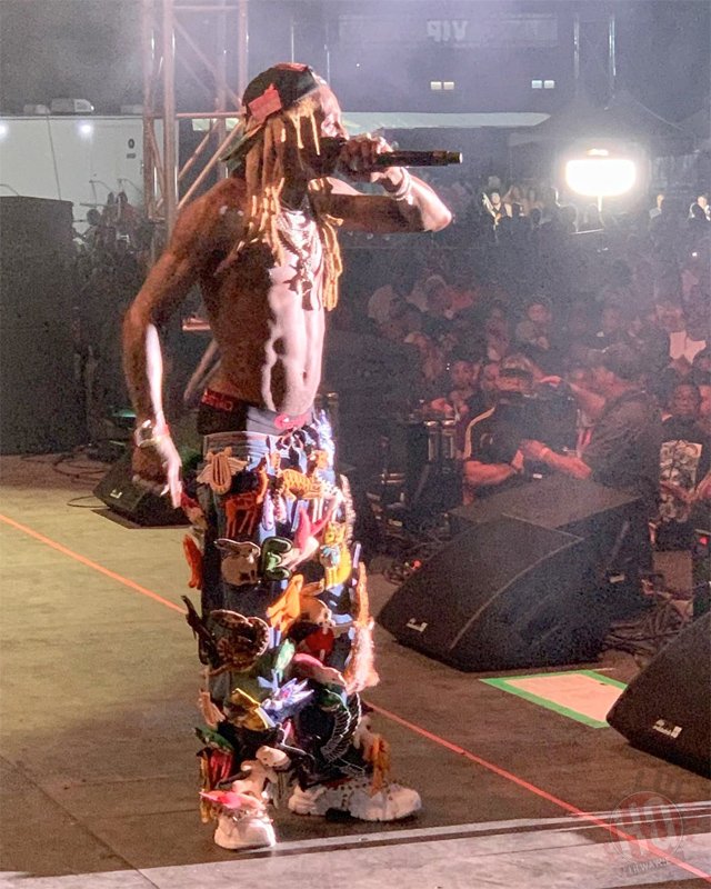 lilwaynehq_2's tweet image. Lil Wayne Brings Out DJ Khaled, Future &amp;amp; More During 5th Annual "Lil Weezyana Fest", Watch The Full Concert [Video] - lilwaynehq.com/2019/09/lil-wa…