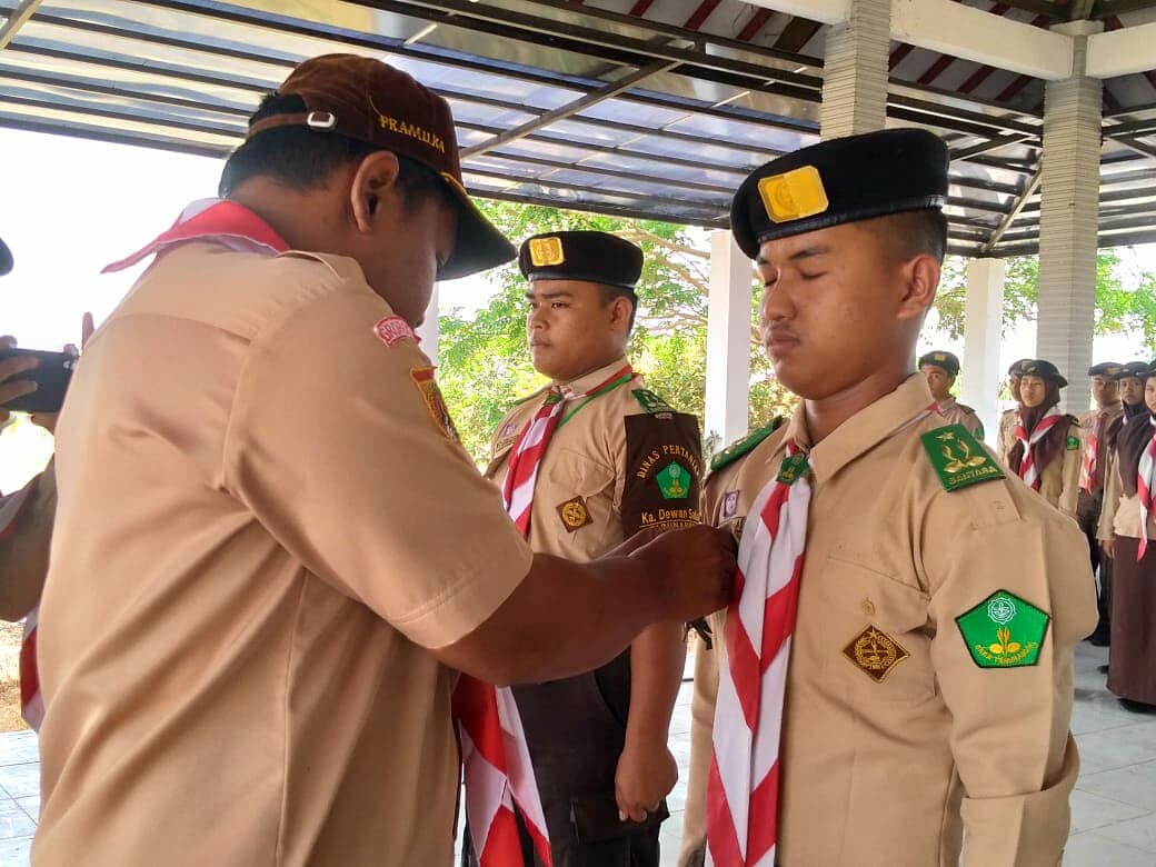 stb_grobogan's tweet photo. Sertijab Dewan Saka Tarunabumi Dinas Pertanian kabupaten Grobogan angkatan 15 Thn 2019

Bertempat d Dinas Pertanian 8 September 2019,dg kepengurusan Dewan Saka yg baru ini di harapkan dapat menumbuhkan bibit  Petani Muda yang kreatif n inovatif d bidang pertanian

@dispertan https://t.co/u1xPCiB7qq