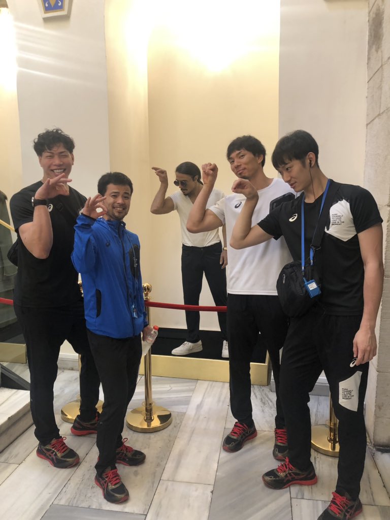Yanagida Masahiro 柳田 将洋 先日の観光中別の一コマ インスタか何かで有名なところを見つけて大の大人4人ではしゃいでいるの図 タグ付けを間違えました パニック Yanagida Masahiro 柳田 将洋 先日の観光中別の一コマ インスタか何かで有名なところを見つけて大の大人4人ではしゃいでいるの図 タグ付けを間違えました パニック