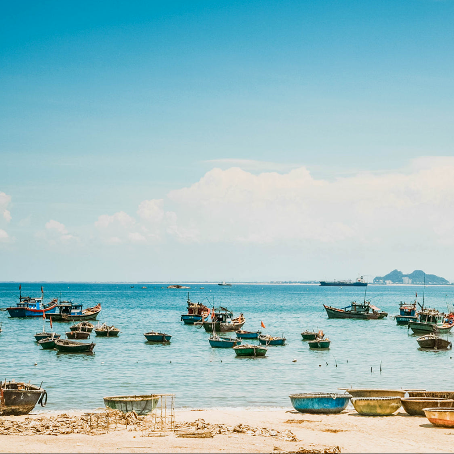 MyanmarTouching's tweet photo. My Khe Beach is voted by Forbes, Sunday Herald – Sun Magazine as the most attractive beach on the planet and Asia which is located in Danang City where is considered a worthy living city with many popular sightseeing as Han Bridge, Bana Hills, Son Tra Island...
#danang #Vietnam https://t.co/edYEZPIe2n