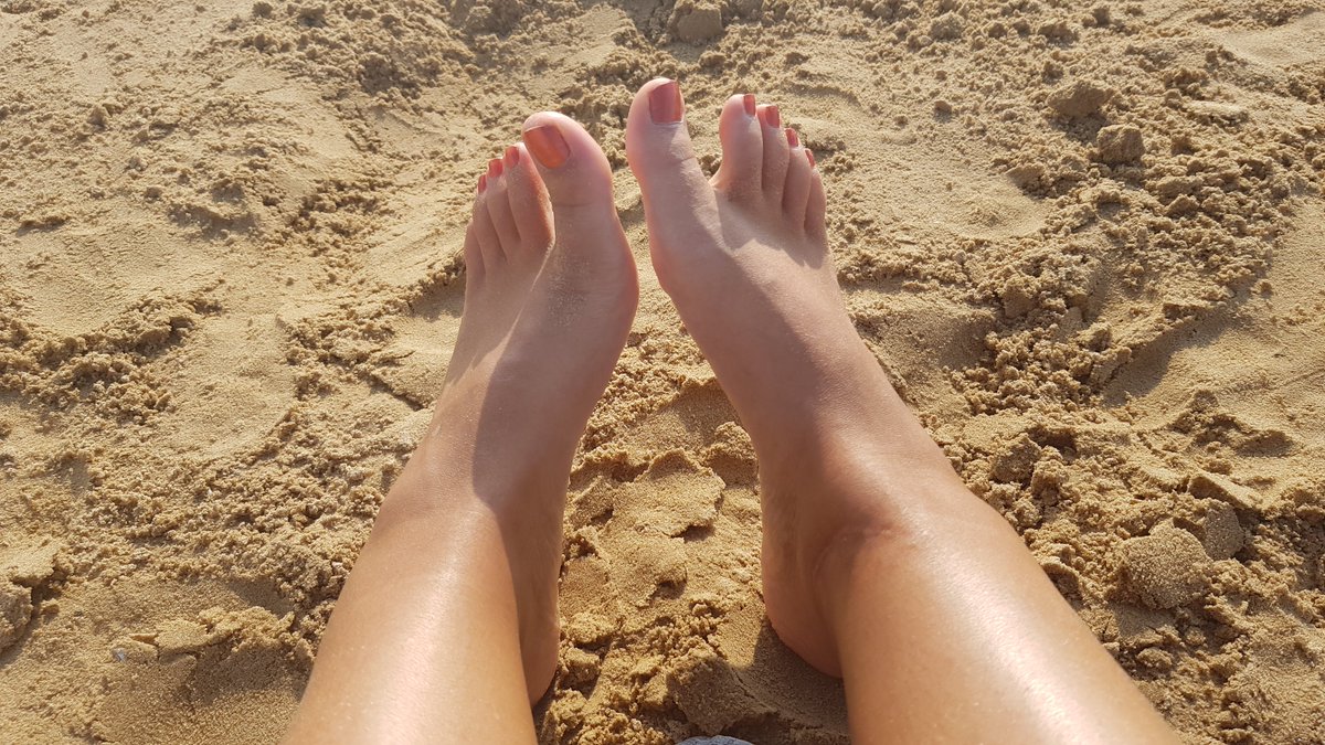 FeetPri31549420's tweet photo. Hey! Here is a pic from the "nature" series! ❤🍃 Do you like it? DM me for more 🤩
#feetcommunity #feetlover #feetpics #feetvideo #beach #summer https://t.co/cELz98KAHn