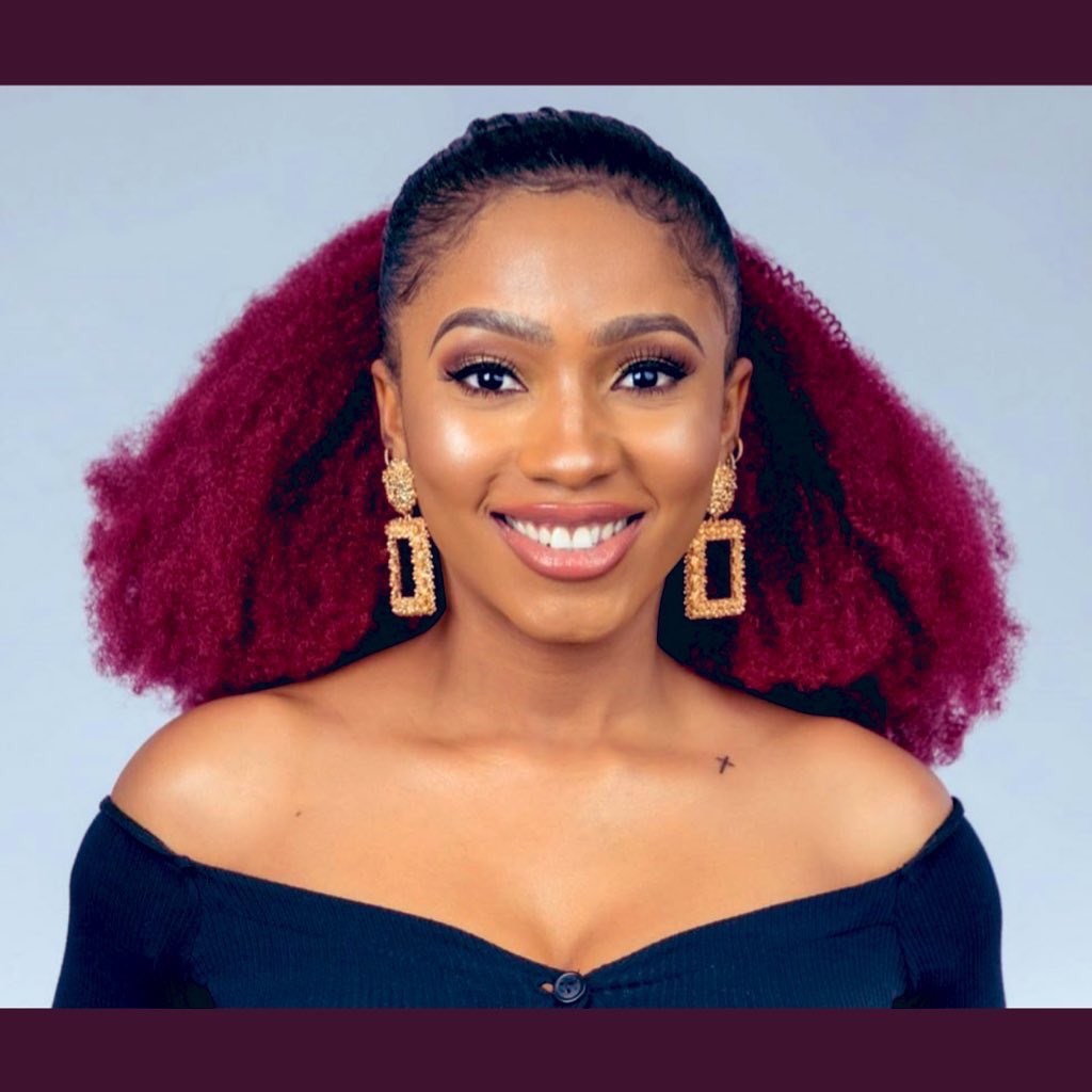 Busiesam's tweet photo. #TeamMercy she will be up this evening please lets talk less on twitter and throw ourselves and vote till our fingers canβt vote anymore ππshe needs to top the chats ..love u all β€οΈβ€οΈβ€οΈ #NoMercyNoPepper #whywelovemercy #MercyForTheMoney https://t.co/tQbhIOec8W