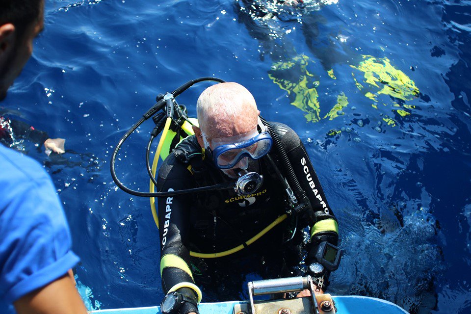 ChinaDaily's tweet photo. Ray Woolley, the world's oldest scuba #diver, broke his own world record by diving to the Zenobia shipwreck off the Larnaca coast in Cyprus — one of the world's best known diving spots — at the age of 96. https://t.co/q4V5votjjS