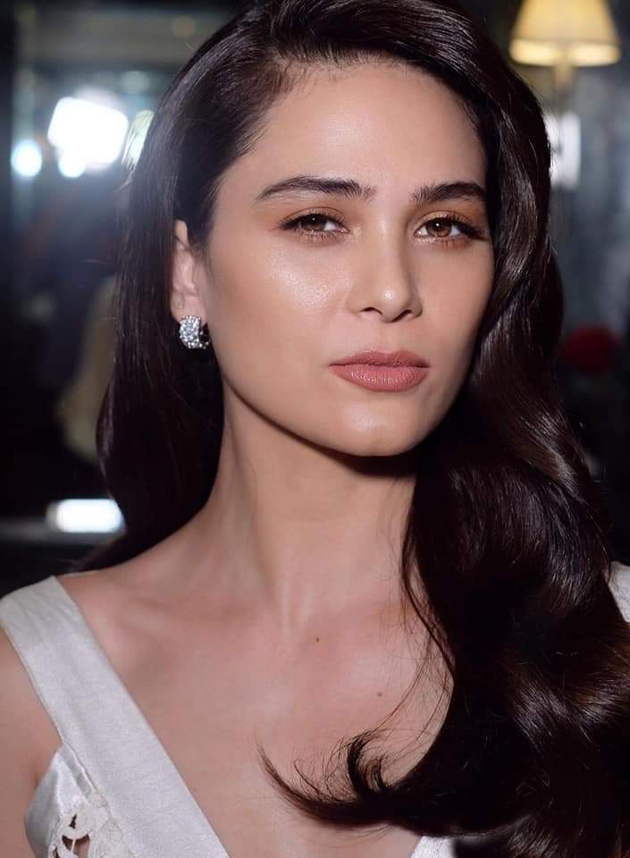 Walang katumbas na kagandahan...

Happy birthday, Kristine Hermosa! 