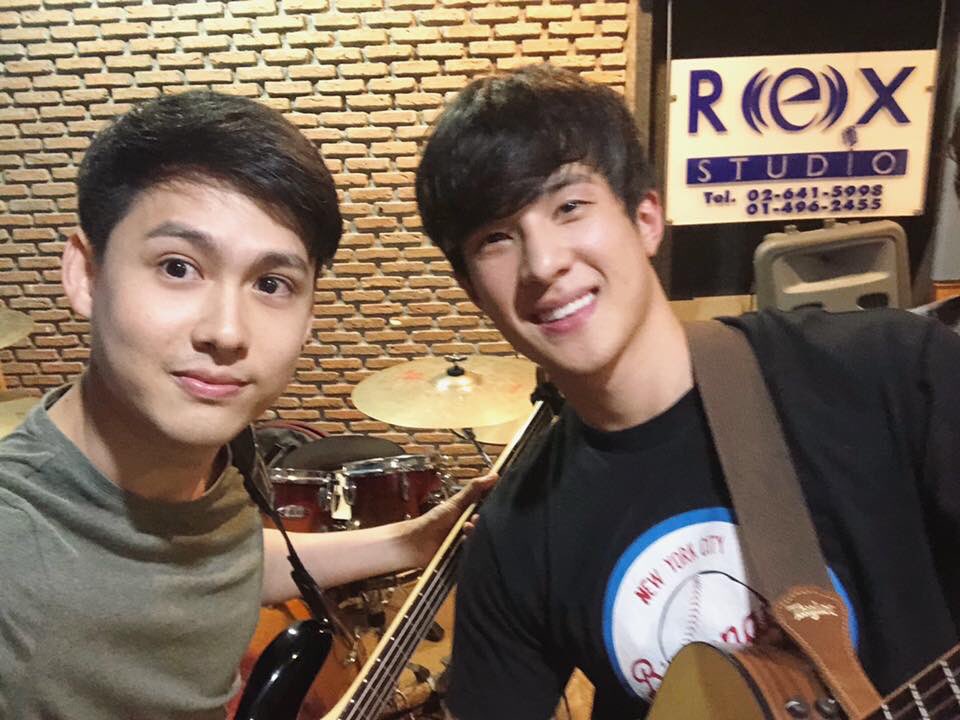 AnThekop's tweet photo. Meet &amp; Greet เจมส์ มาร์ สนุกมากๆครับ ขอบคุณงาน ขอบคุณทีมงานทุกท่าน ขอบคุณประสบการณ์ดีๆครับ 😊🙏🏻🎸 #5thmeetandgreetwithjamesma cr. Ben touchkorn 😍😍#เจมส์มาร์  #jamesma https://t.co/JN5GrLcIur
