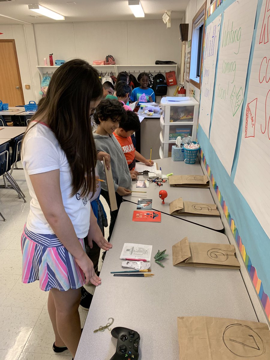 misssykes45's tweet photo. Last week, students examined and analyzed primary sources while learning more about our new classmates in our very own Me Museum. Students brought in an important artifact, document, and image and together we inferred who’s bag belonged to which student. @BraddockElem @FCPSR2 https://t.co/sPv3yWEeyJ