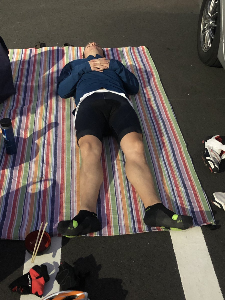 GREATBrit100's tweet photo. Pit stop number 5: meditating... #mtfujichallenge https://t.co/tsVHJnCpH0