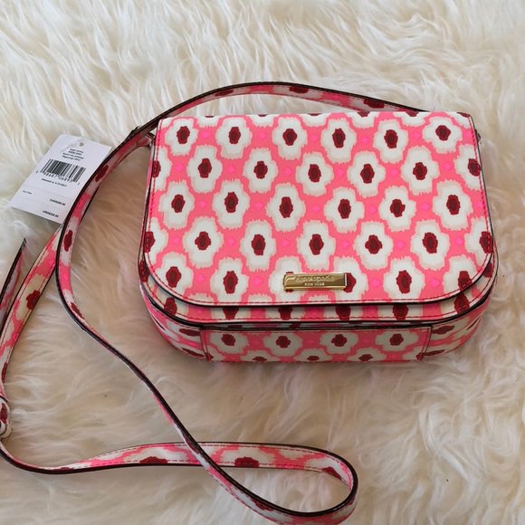 kyleemcm's tweet photo. So good I had to share! Check out all the items I'm loving on @Poshmarkapp #poshmark #fashion #style #shopmycloset #katespade #vintage: https://t.co/sew4Tq5bxp https://t.co/iB9HEacfAj