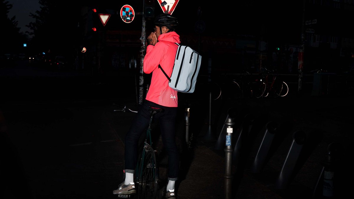 rapha women's commuter jacket