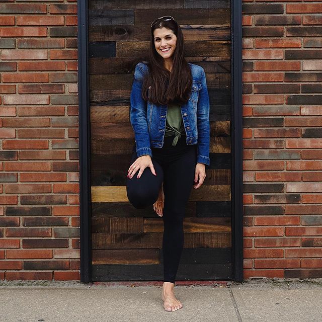 aliciamhansen's tweet photo. Full length leggings, army green and jean jackets — Fall weather gear in full effect. Shoes still optional. #yogateacherproblems
•
📸: @joyfireburn
•
#goodmorning #hellomonday #fallvibes #yogateacher #wiwt #ootd #cle #cleveland #ohiocity #hingetown #t… https://t.co/Hi7LGejxqo https://t.co/Odwk0Gk7wB