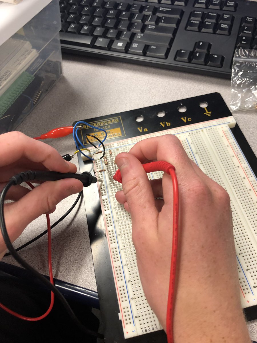 FowlerLHS_PLTW's tweet photo. Digital Electronics: Breadboarding and testing....we’re slowly getting there! @PLTWorg @RSD_STEM_DigLrn #DErocks #connectedlancer https://t.co/lrHc3jyayh