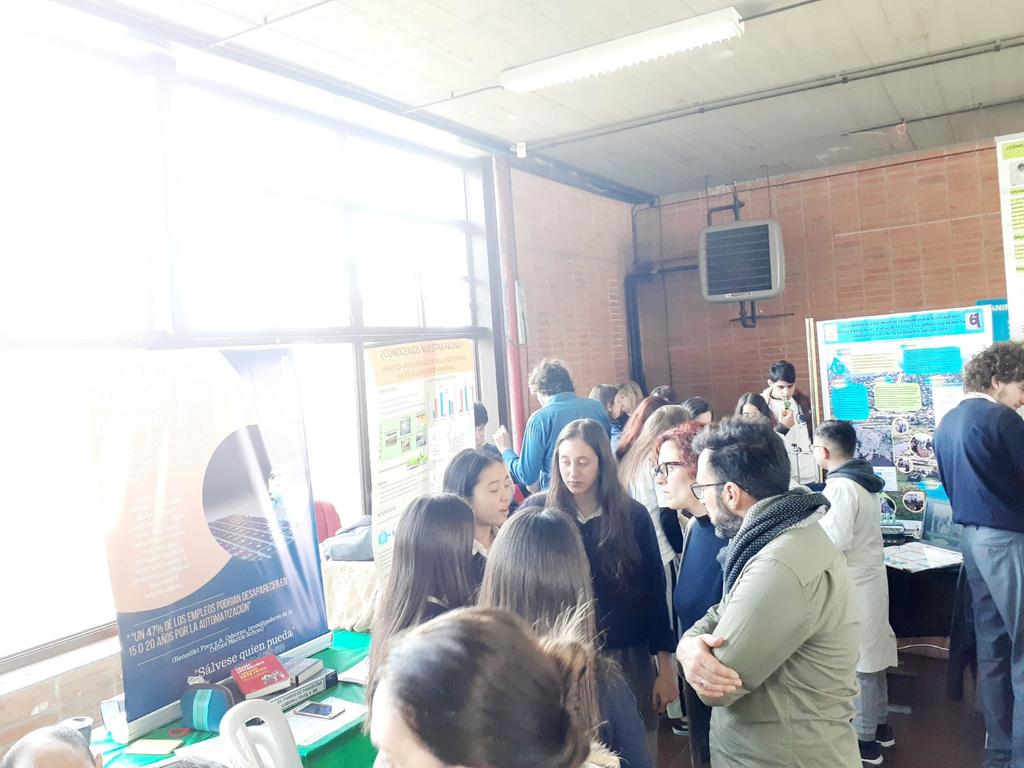 Felicitamos a nuestras alumnas de 4to de Secundaria que presentaron su proyecto de investigación en la Feria Departamental de Ciencias. Esta instancia les permitió compartir conocimientos y aprender junto a alumnos de otras instituciones públicas y privadas.