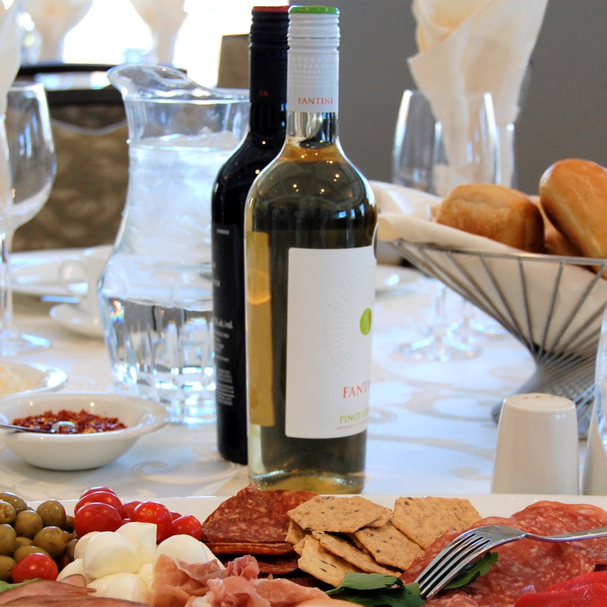 #Delicious #antipasto platter paired with #red or #white #wine🍷🧀
~
Photo📸from a recent #surprise party at #sjucchall!🎉
~
#HappyMonday everyone☀️