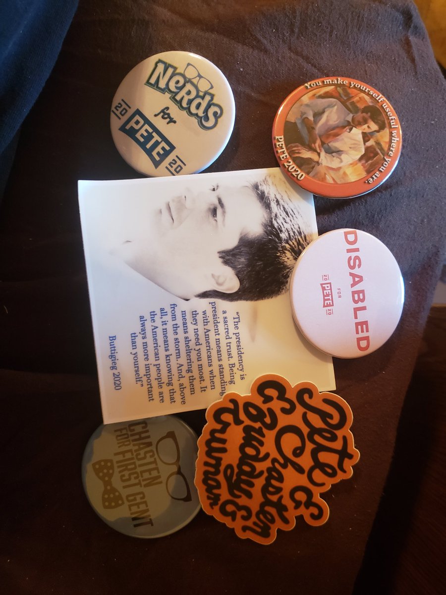 WolvesforP's tweet photo. Pete mail! Thank you @ButtonsPete #buttibuttons https://t.co/MgBmLd5Mpc