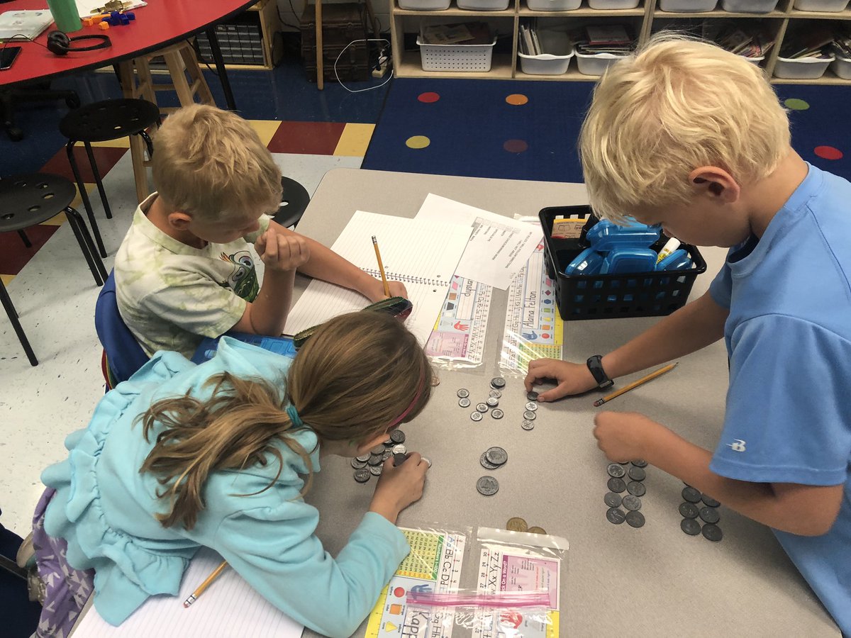 chandlarsmith18's tweet photo. Show us the 💰!! We are working on sorting and counting coins in math today ✅ https://t.co/QcNeuFoj7G