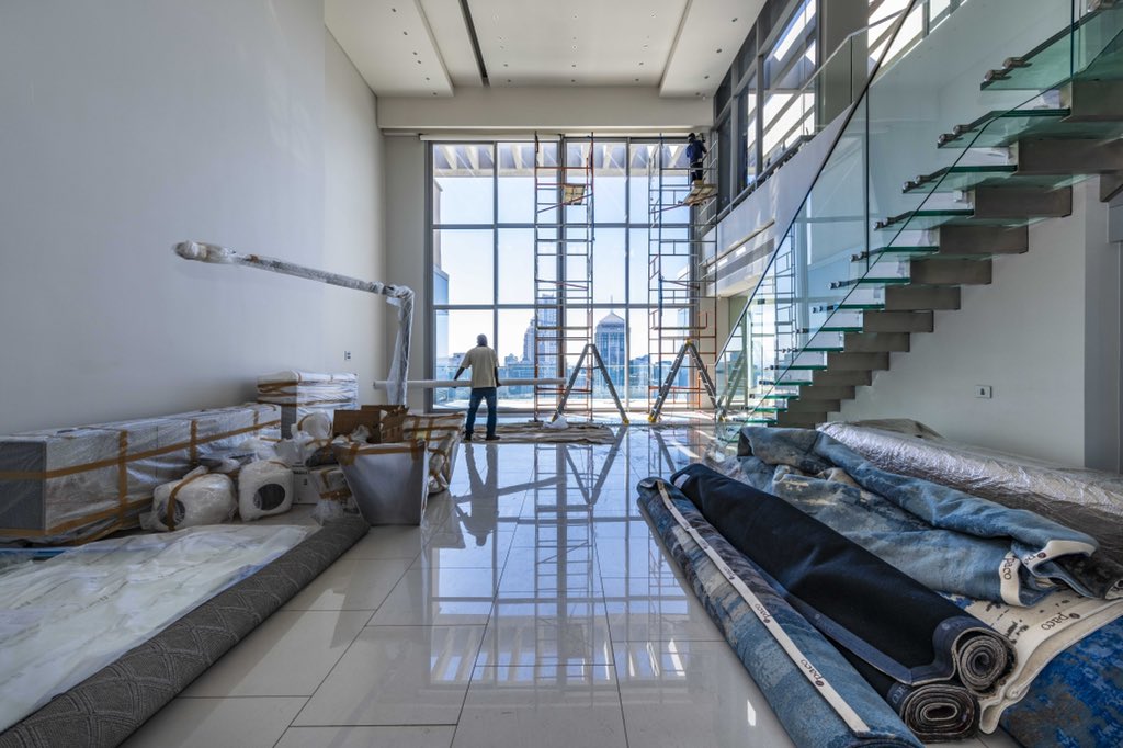 MehaInteriors's tweet image. Installation of Lounge and Dining areas in progress #sandhurstpenthouse #installationinprogress #interiordesign #mehainteriordesign #lounge #dining