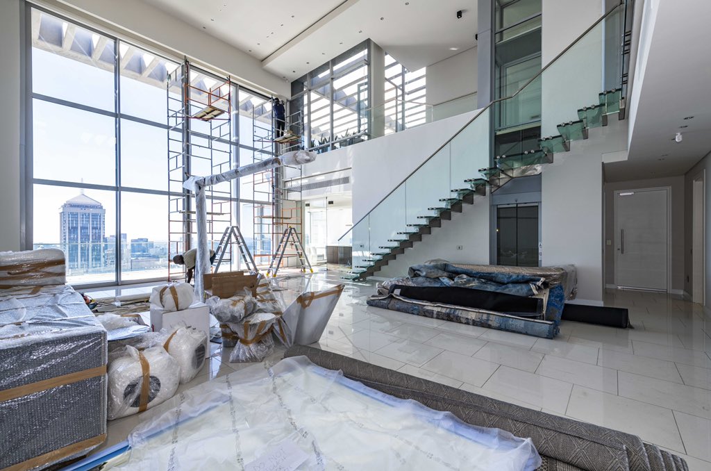 MehaInteriors's tweet image. Installation of Lounge and Dining areas in progress #sandhurstpenthouse #installationinprogress #interiordesign #mehainteriordesign #lounge #dining