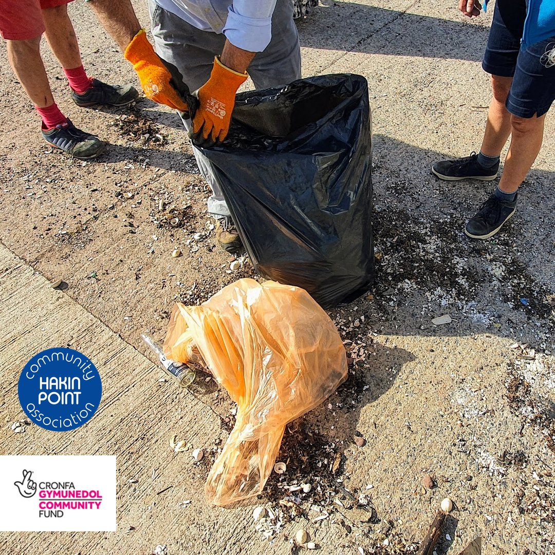 Pics from yesterday's beach clean in Hakin where we found towels, packaging, and fishing items, etc. Thanks to everyone who helps keep our beaches clean!
#hakin #milfordhaven #pembrokeshire #pembrokeshirecoastalpath #beachclean #welshbeaches #community #investlocal