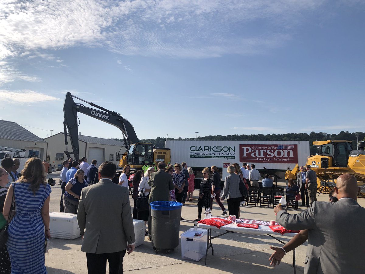 ClarksonBuilds's tweet photo. We are honored to have Missouri Governor Mike Parson at our offices today to speak about the importance of workforce and infrastructure improvements throughout our region. #ClarksonBuilds https://t.co/k4BviVRLmO