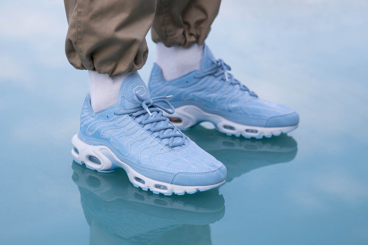 air max plus deconstructed psychic blue