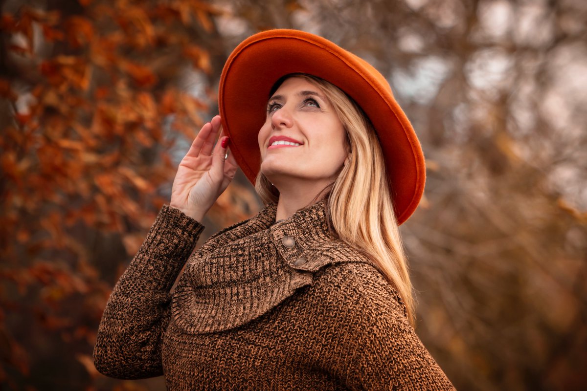 GinaDobsonStyle's tweet photo. Great to meet #PersonalStylists from across the globe at the #ColourMeBeautiful conference in London on Saturday. Discover more about the colours and styles of the season and the key pieces you need in your wardrobe at my seasonal Style Update sessions. https://t.co/bslgI8ydPJ https://t.co/3UDrWza49y